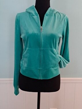JUICY COUTURE Gorgeous Seafoam Velour Cropped Long Sleeve Logo Hoodie, Size S